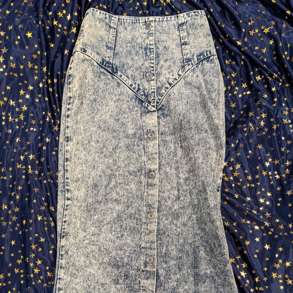 Dresses & Skirts - vintage 80's high waisted denim skirt | acid wash